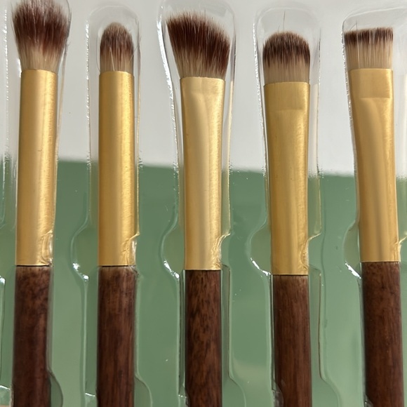 Livegreen Eye Brush Collection | Crease‎ • Blending• All Over •Angled •Precision - Picture 4 of 12